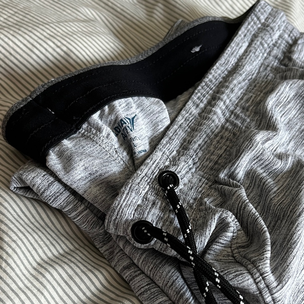 Old Navy Active Weightless Joggers
